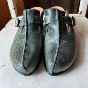 John Fluevog “Yeah” clogs in dark turquoise size 8.5